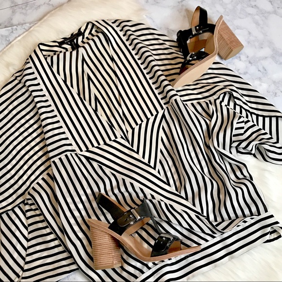 B C B G M A X A Z R I A : Striped Batwing Silk Top - Picture 6 of 8